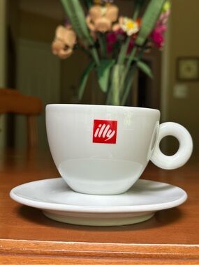 illy cappuccino cup & saucer